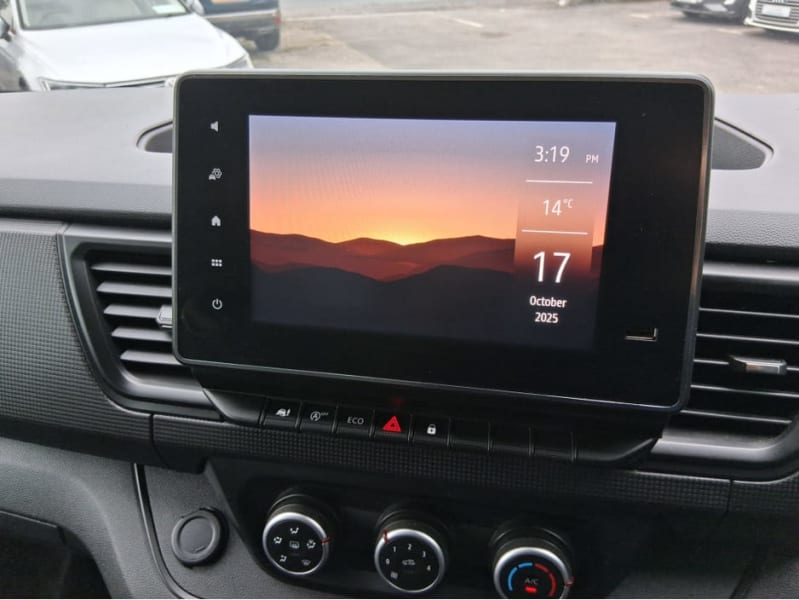 2023 Renault Traffic - Image 1