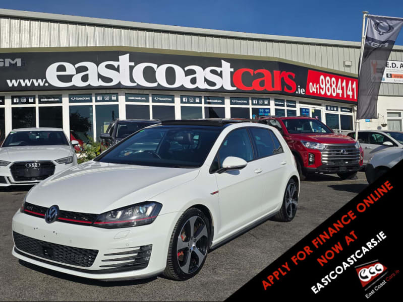 2017 Volkswagen Golf 2.0 GTI! PAN ROOF! LEATHER! NAVI ANDROID AUTO CARPLAY BLIND SPOT LANE ASSIST REAR TRAFFIC ASSIST - DCC - Image 1