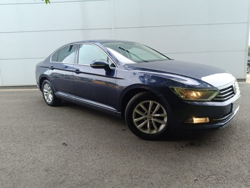 2017 Volkswagen Passat - Image 1