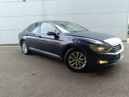 2017 Volkswagen Passat - Image 1