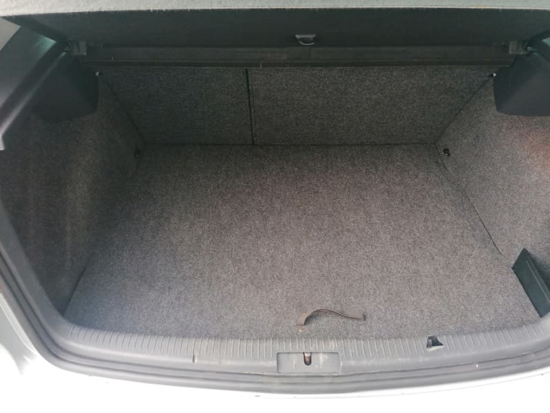 2011 Volkswagen Golf - Image 1