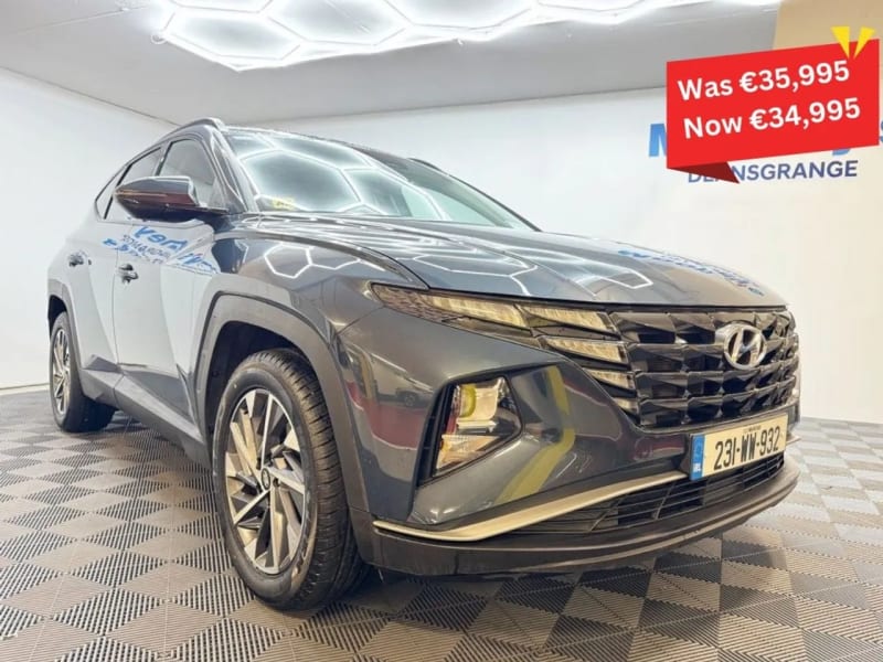 2023 Hyundai Tucson 2WD Executive. One Previous Owner - Image 1