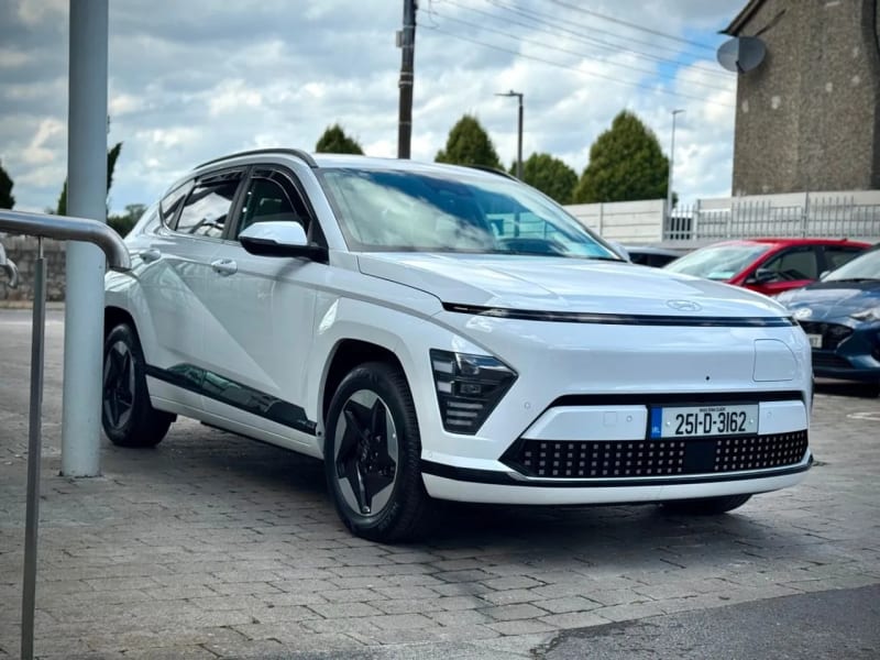 2025 Hyundai KONA Kona EV Platinum 65kWh, DEMO SALE - Image 1