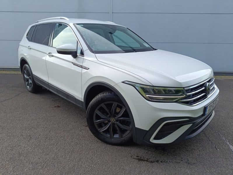 2022 Volkswagen 221 Tiguan Allspace - Image 1