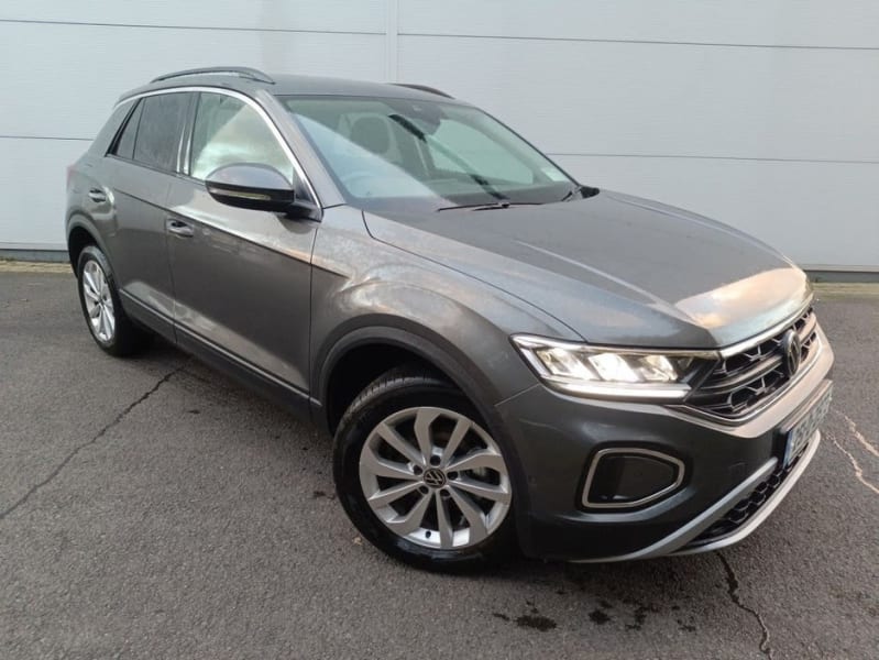 2025 Volkswagen VW T-Roc - Image 1