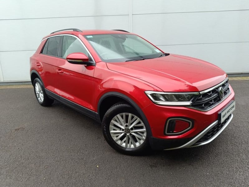 2023 Volkswagen VW T-Roc Life - Image 1