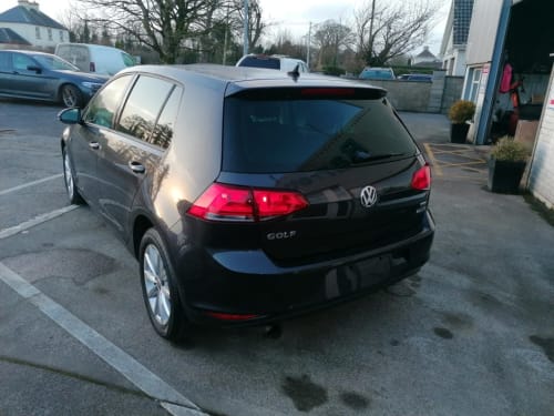 2015 Volkswagen Golf - Image 1