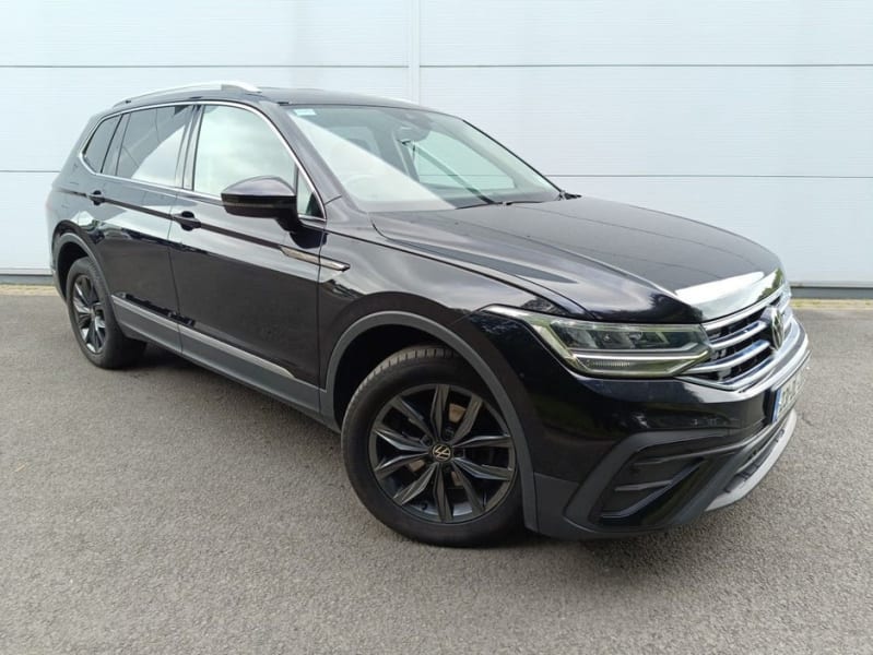 2023 Volkswagen 231 Tiguan Allspace - Image 1
