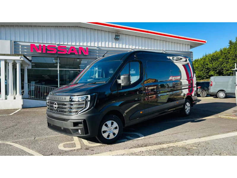 2025 Nissan Interstar L3H2 150 bhp SV Premium Hetaed Windscreen - Image 1