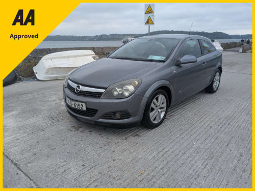 2011 Opel Astra - Image 1
