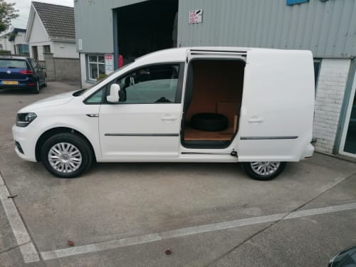 2019 Volkswagen Caddy - Image 1