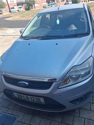 2009 Ford Focus - Image 2